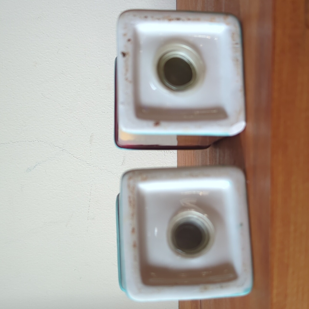 Retro Red And Blue Ketchup And Spice Salt And Pepper Shakers - Picture 9 of 11